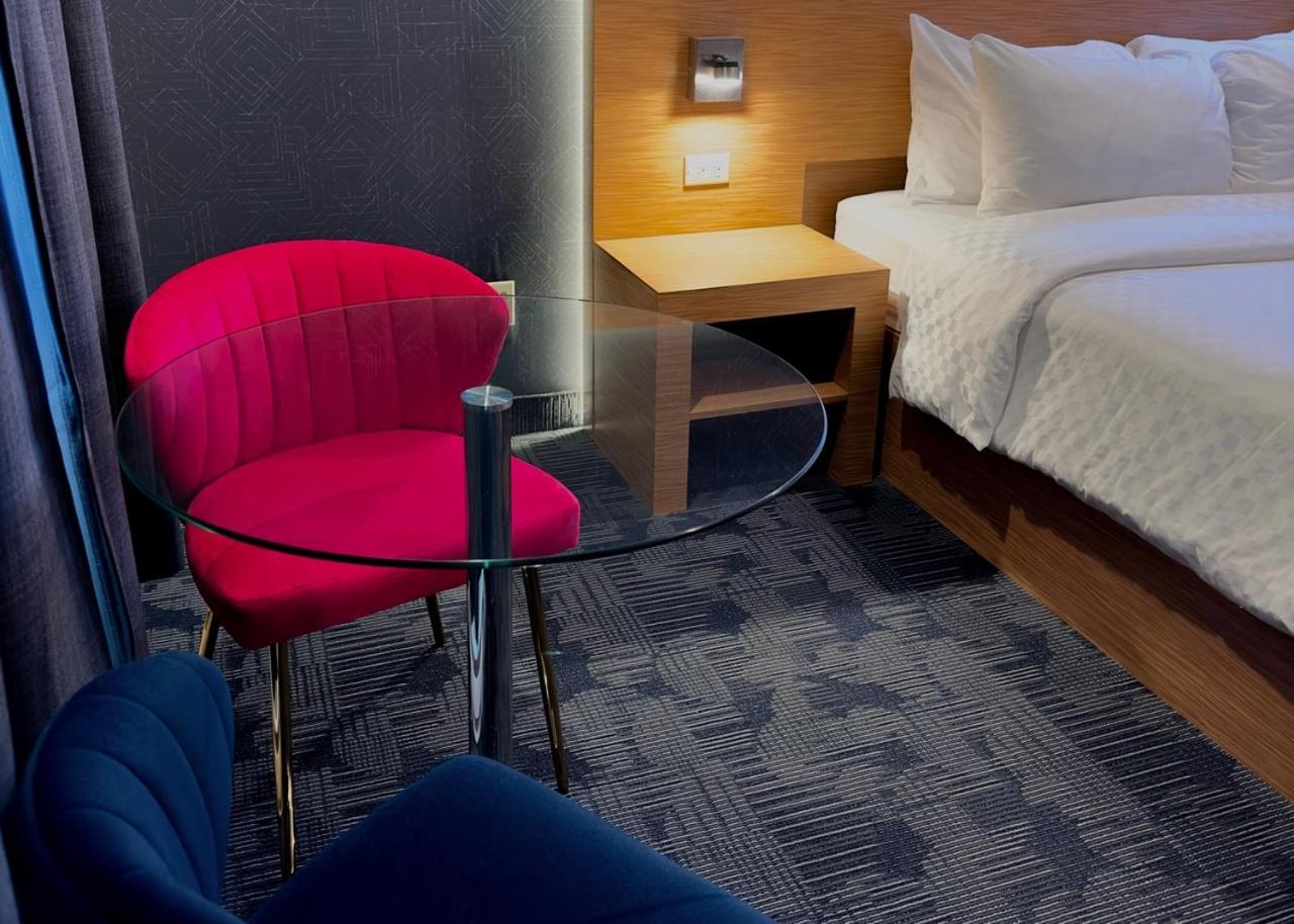 Le Fabreville Motel & Suites Laval Eksteriør bilde